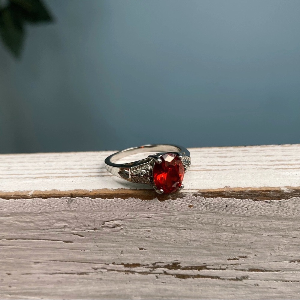 💍 sliver plated, red gem ring 💍
